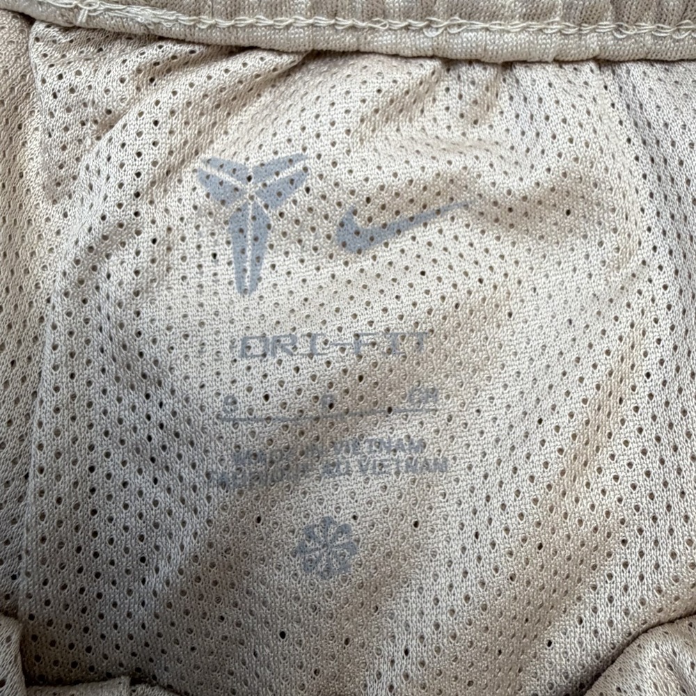 Nike Kobe Dri-FIT Athletic Mesh Shorts Beige Loose Fit Mid Thigh‎ Length Kids L - Picture 4 of 5
